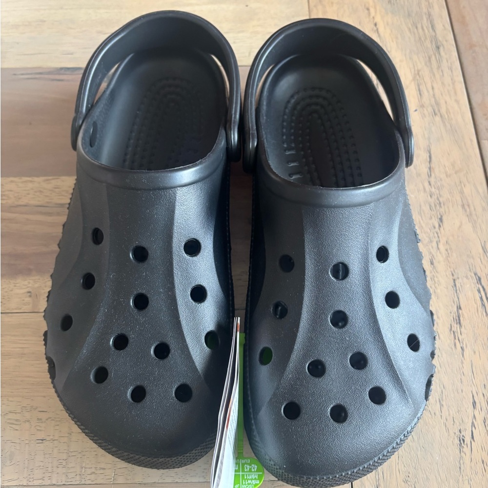 CROCS Classic Black Clogs